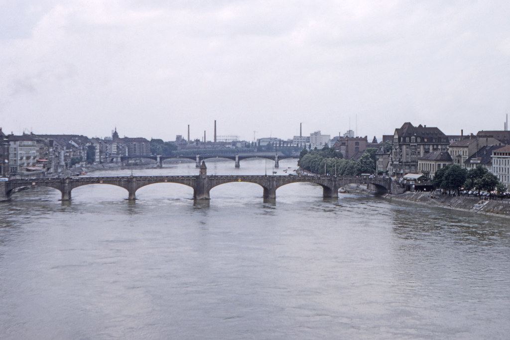 Le Rhin et la Mittlere Brücke à Bâle